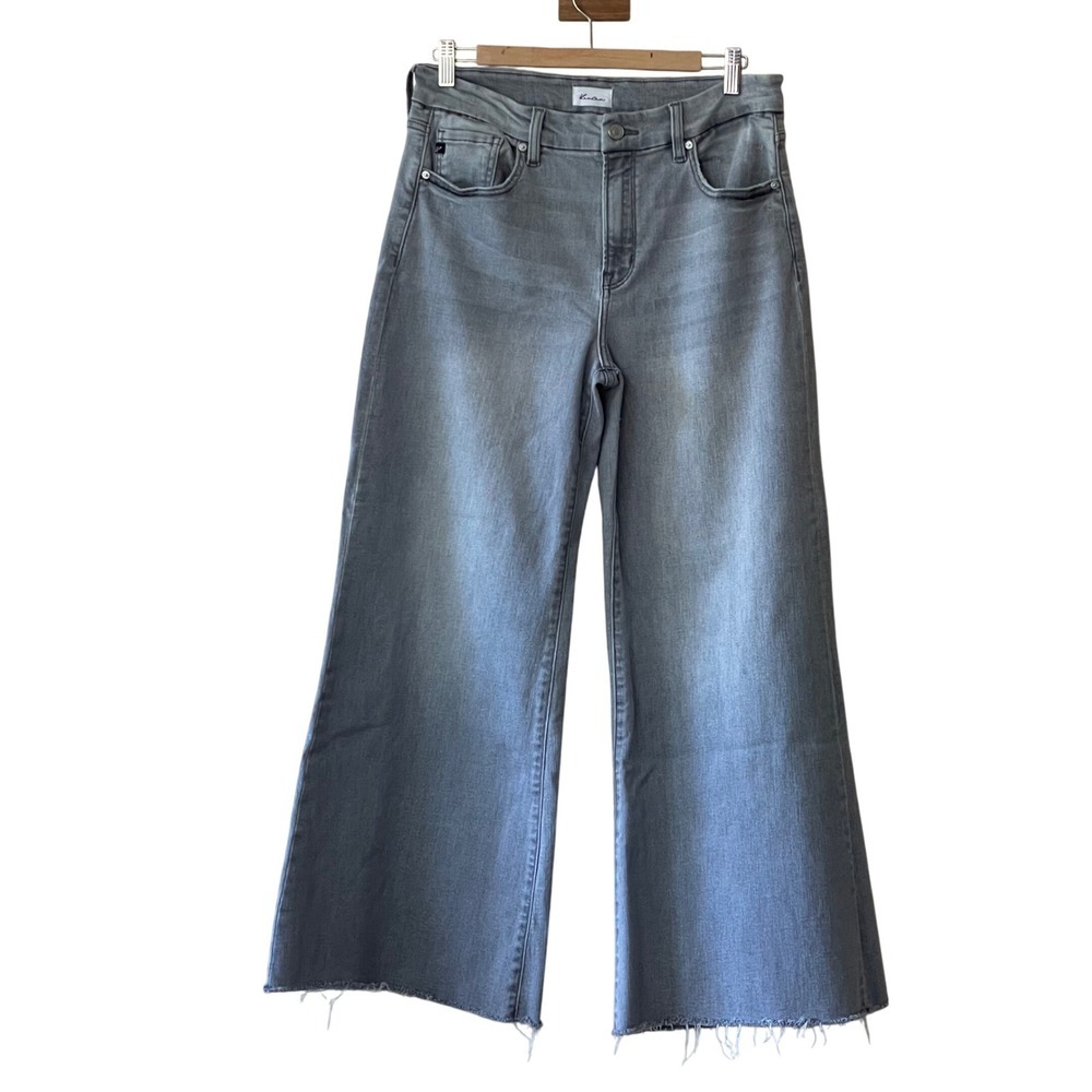 KanCan Women's Gray High Rise Wide Leg Raw Hem Jeans - Modern Style
Size 11/29
